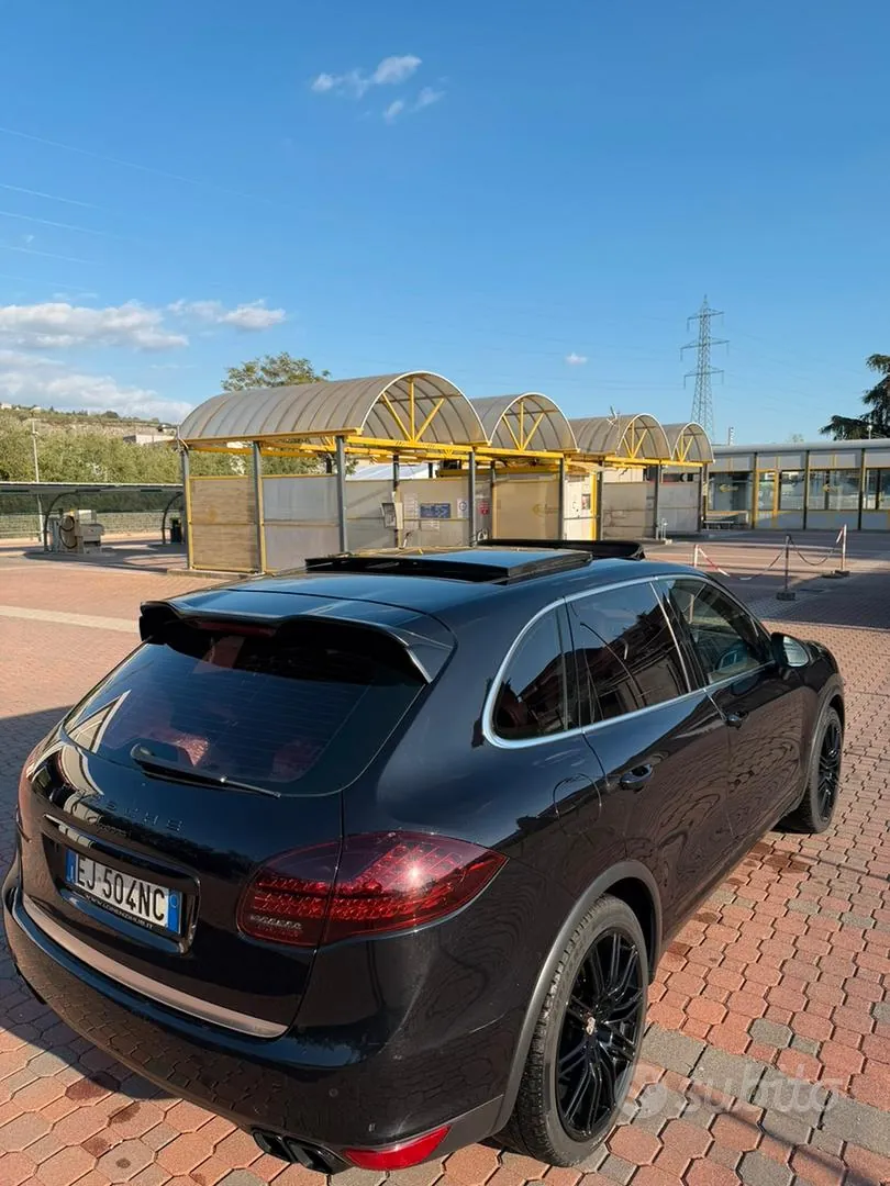 Porsche Cayenne 2011 photo 4