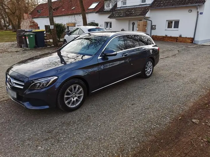 Mercedes-Benz C220