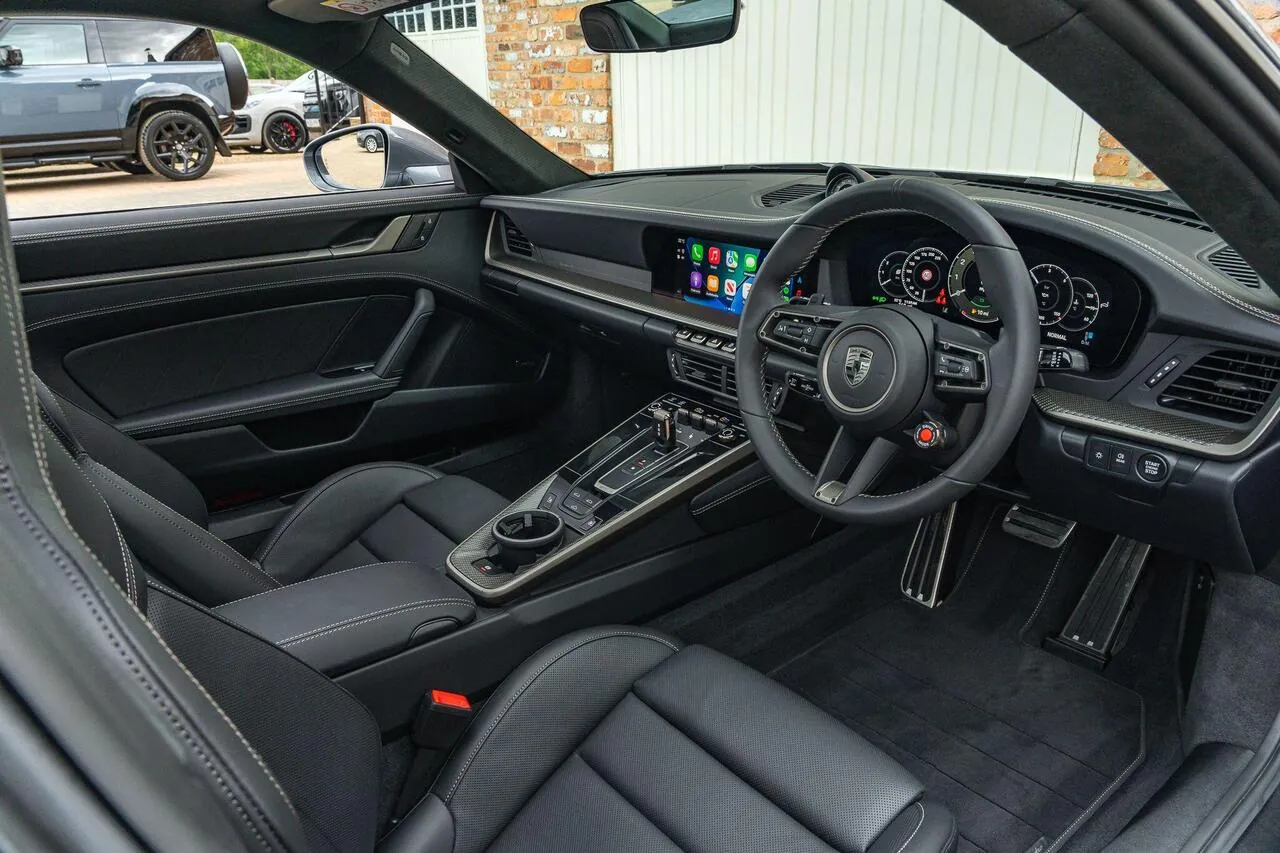 Porsche 911 Turbo S 2026 photo 3