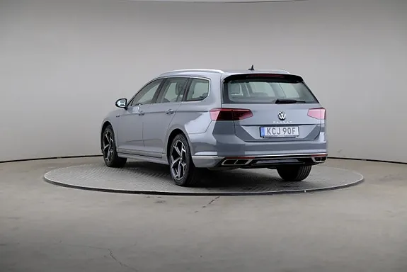 Volkswagen Passat 2022 photo 2
