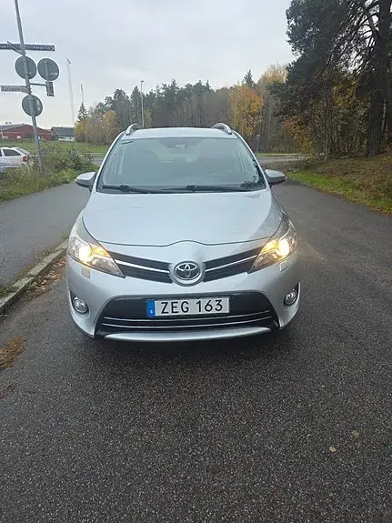 Toyota Verso 2018 photo 2
