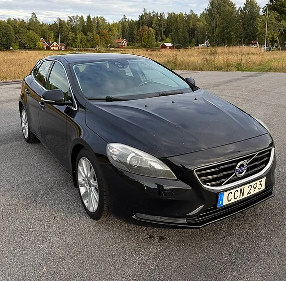 Volvo V40 2014 photo 2
