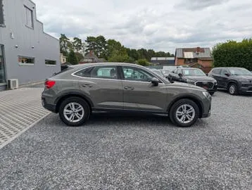 Audi Q3 2022 photo 3