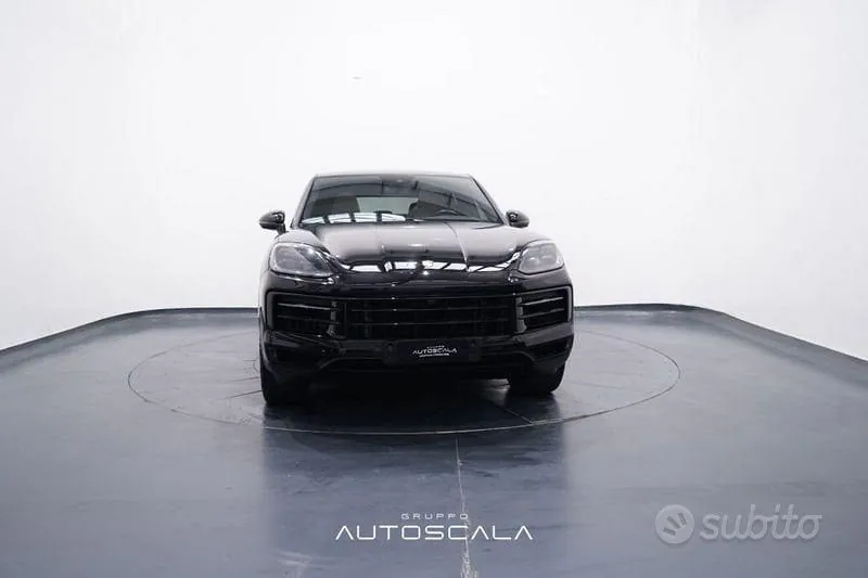 Porsche Cayenne 2024 photo 2