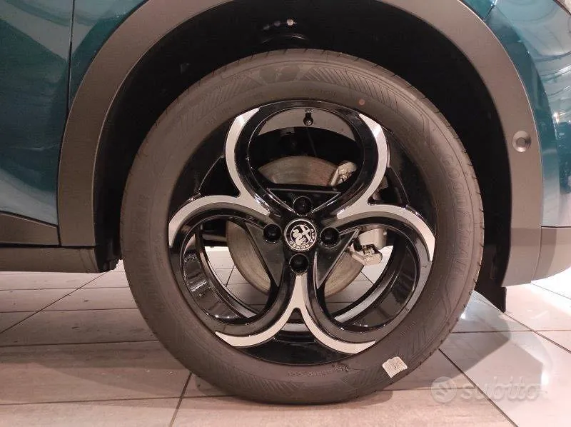 Alfa Romeo Junior 2025 photo 4