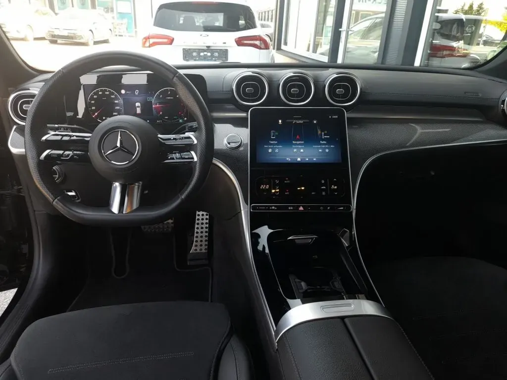 Mercedes-Benz C-Class 2023 photo 3