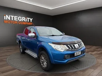 Mitsubishi Triton 2016 photo 2