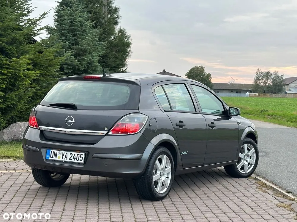 Opel Astra 2009 photo 5