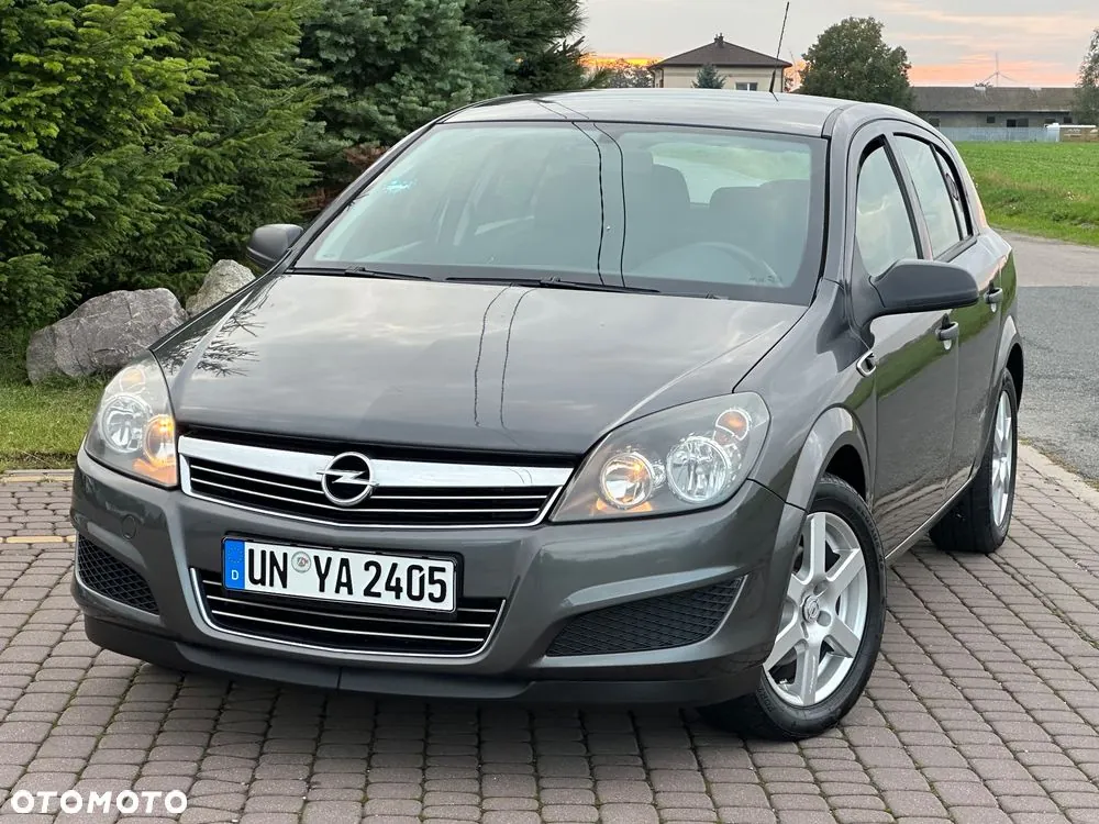 Opel Astra 2009 photo 3