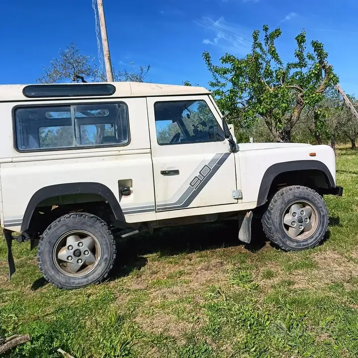 Land Rover Defender 1999 photo 3