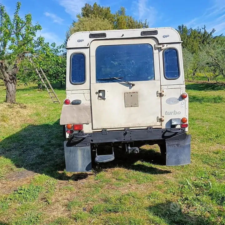 Land Rover Defender 1999 photo 2