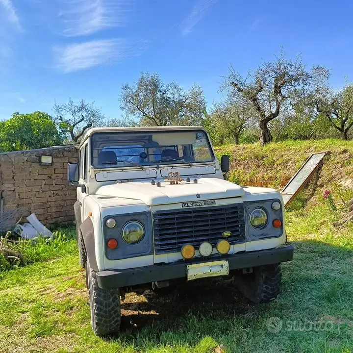 Land Rover Defender