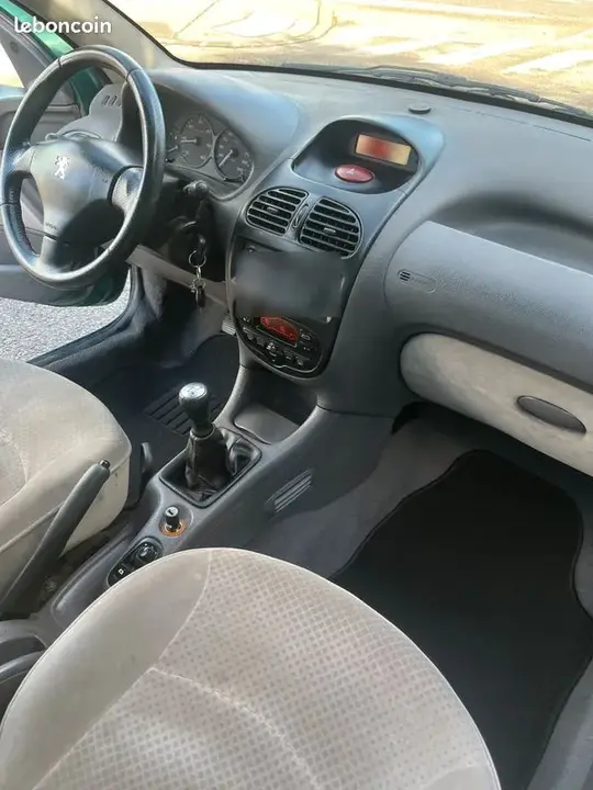 Peugeot 206 2002 photo 3