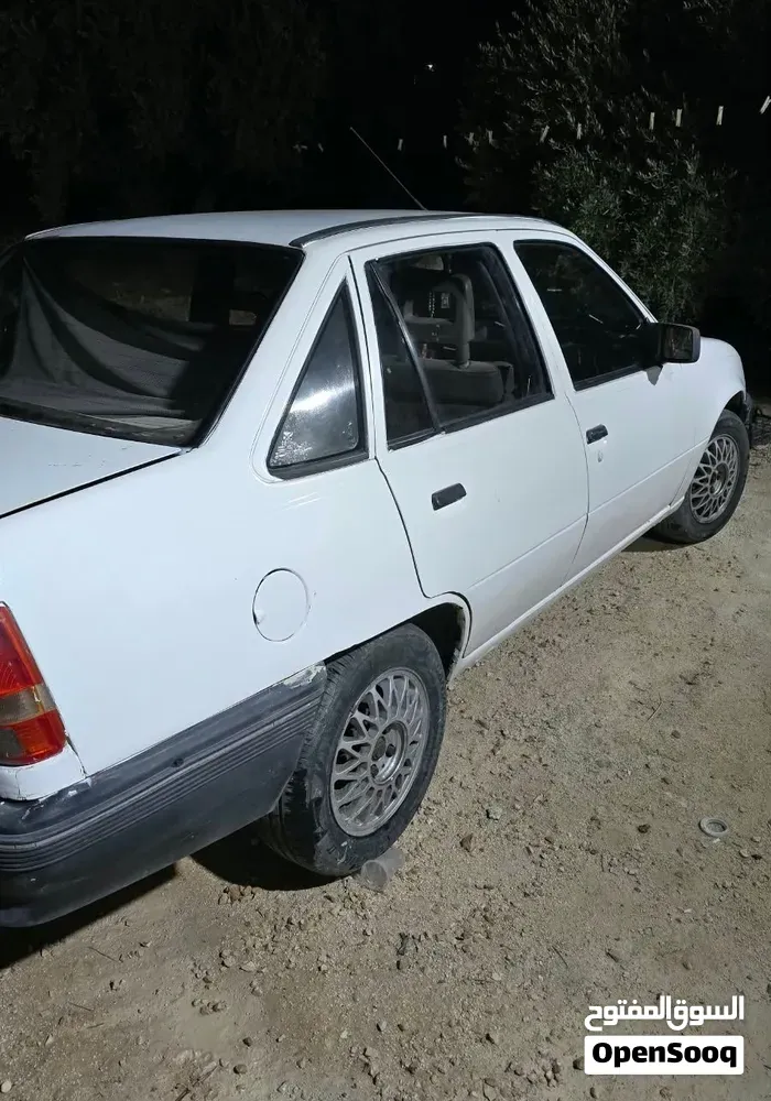 Opel Kadett 1987 photo 5