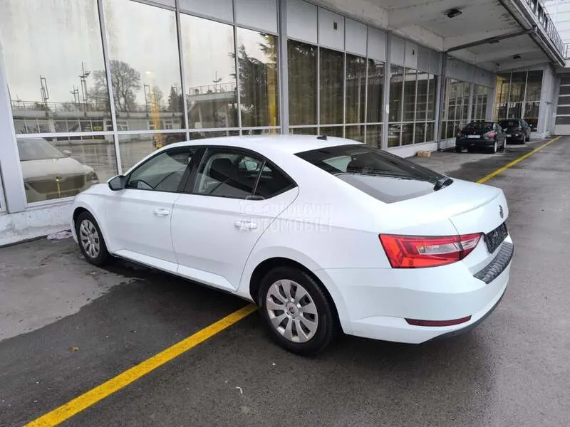 Skoda Superb 2016 photo 5