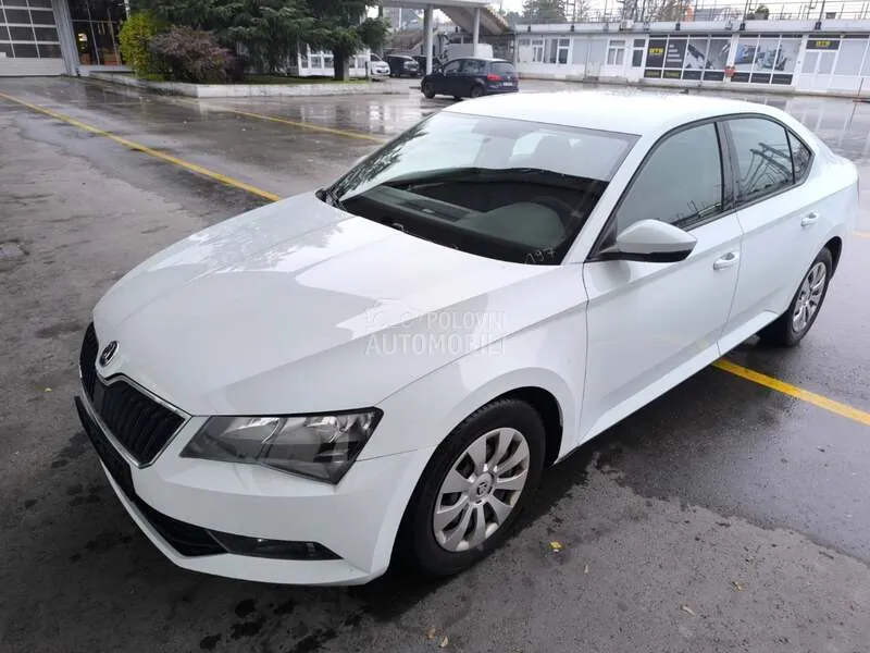 Skoda Superb 2016 photo 2