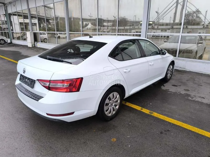Skoda Superb 2016 photo 3