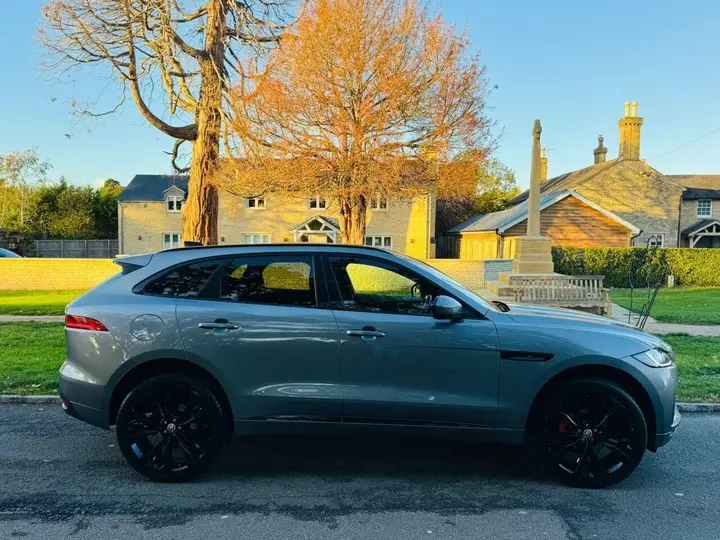 Jaguar F-Pace 2020 photo 5