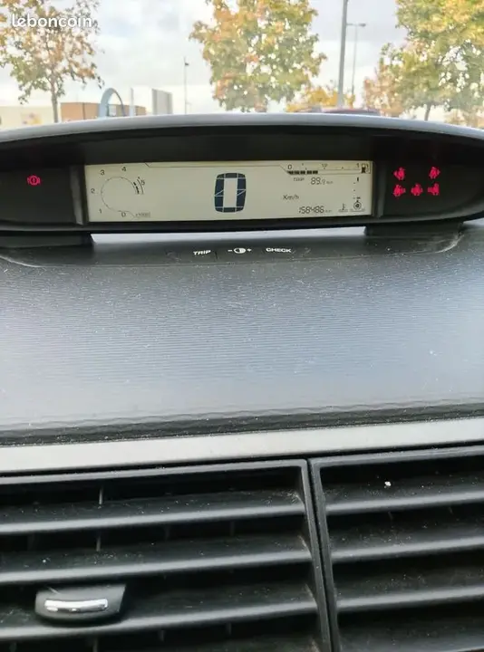 Citroen C4 2009 photo 3