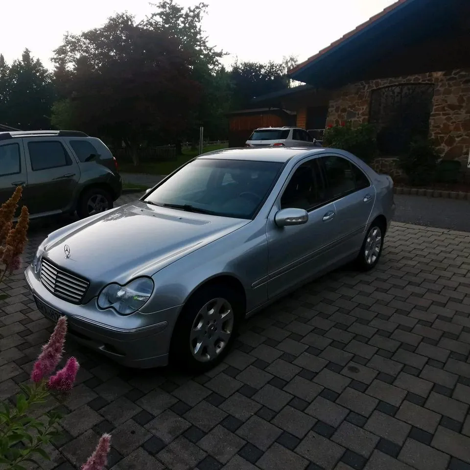 Mercedes-Benz C 240