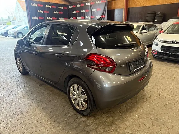 Peugeot 208 2019 photo 5