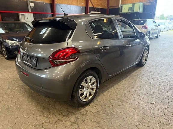Peugeot 208 2019 photo 3
