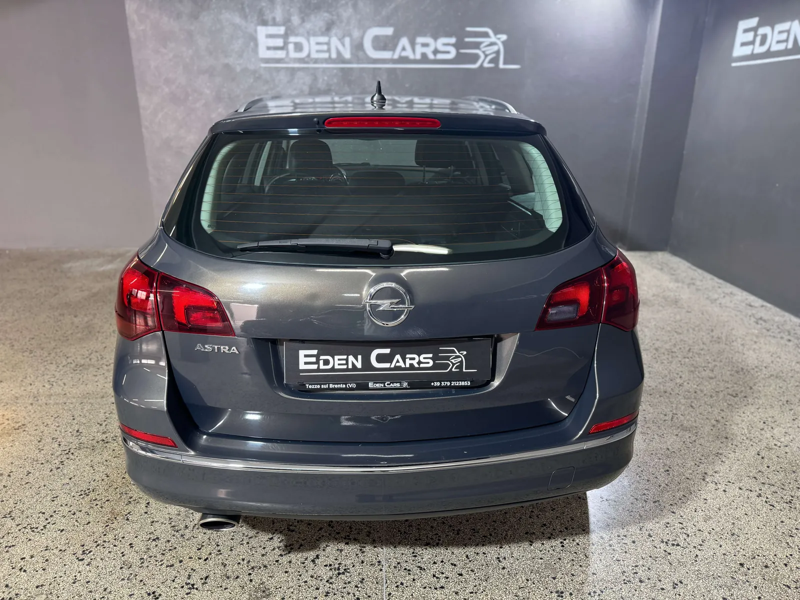 Opel Astra 2010 photo 5