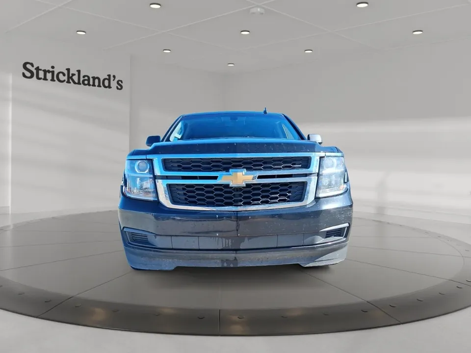 Chevrolet Suburban 2018 photo 2