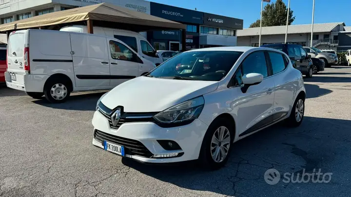 Renault Clio 2017 photo 2