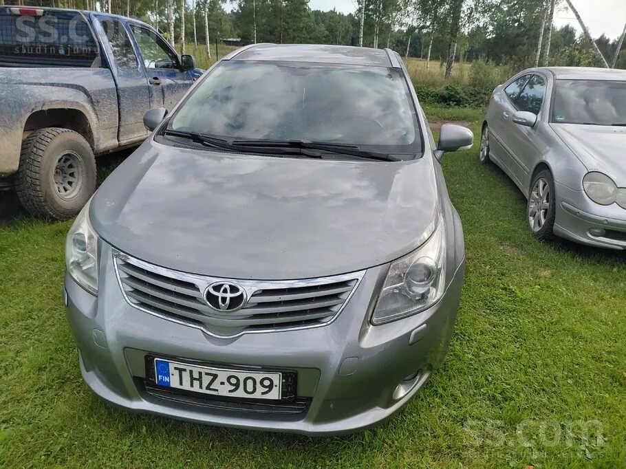 Toyota Avensis 2010 photo 1