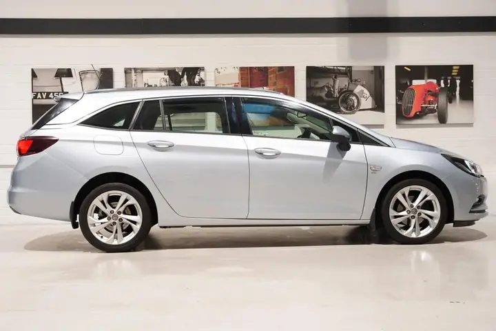Vauxhall Astra 2017 photo 2