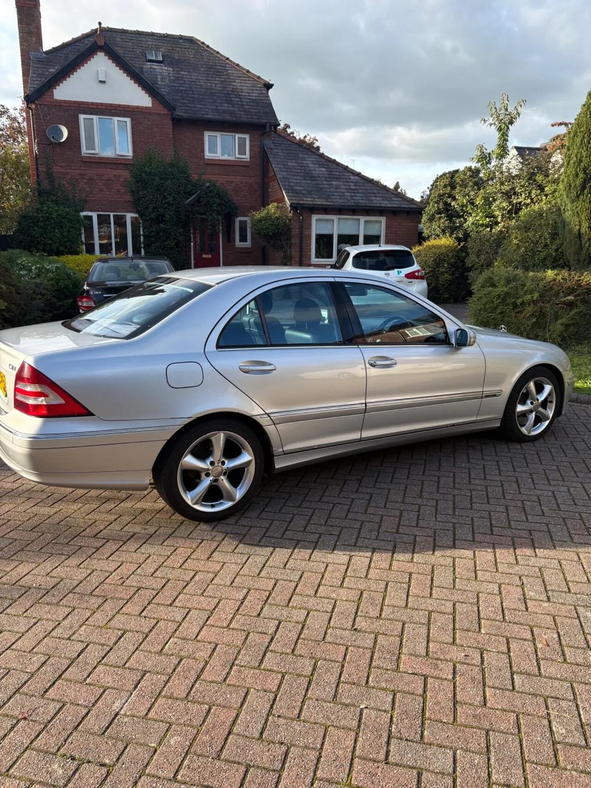 Mercedes-Benz C-Class 2004 photo 2