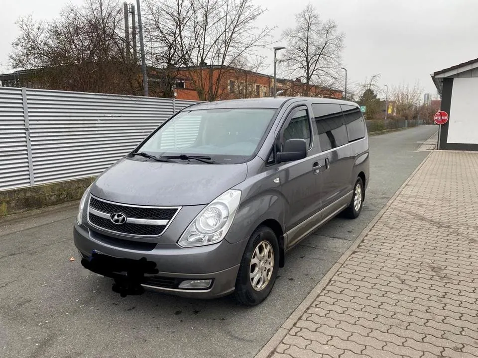 Hyundai H-1 Starex