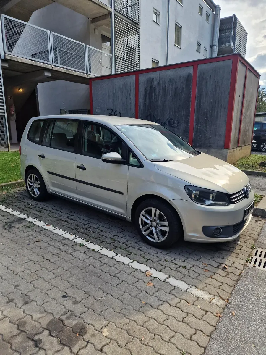 Volkswagen Touran 2013 photo 3