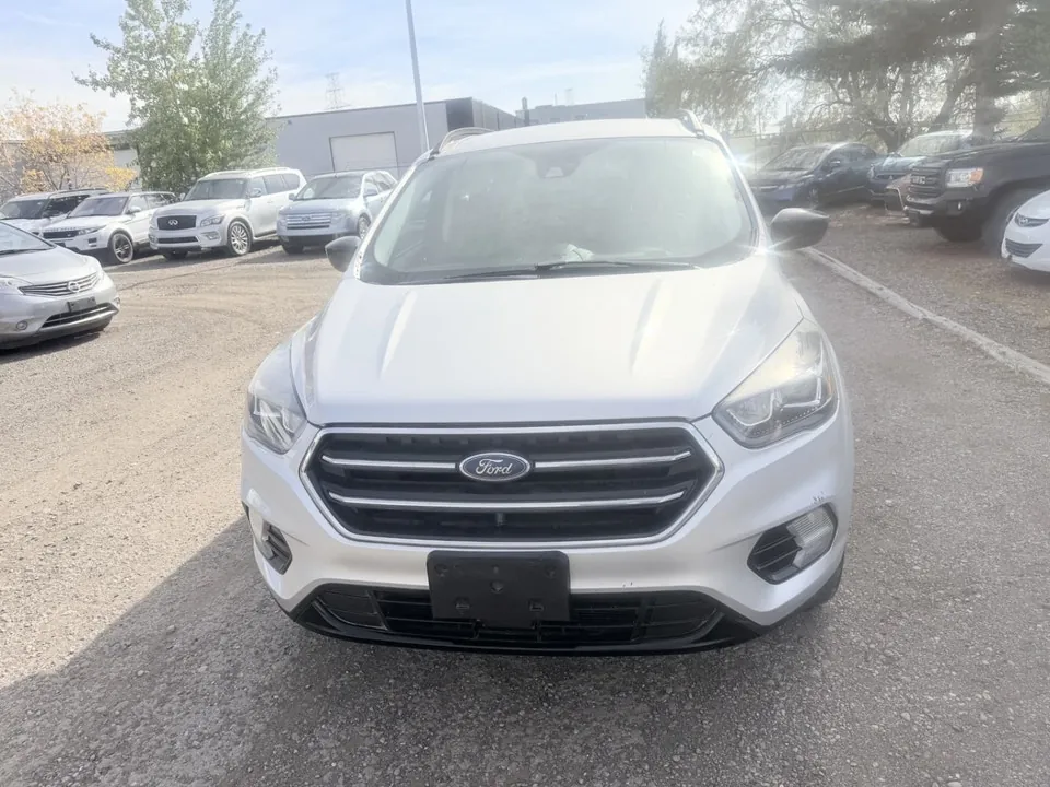 Ford Escape 2018 photo 2