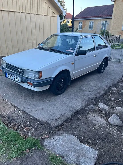 Mazda 323 1987 photo 4