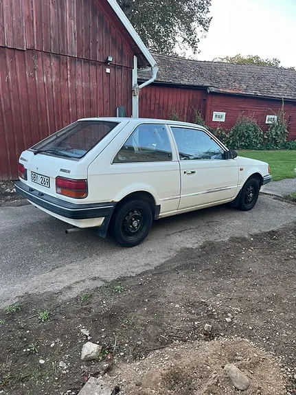 Mazda 323 1987 photo 5