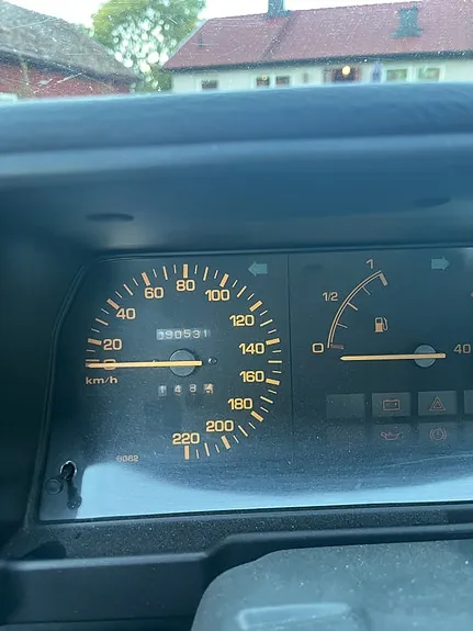 Mazda 323 1987 photo 3