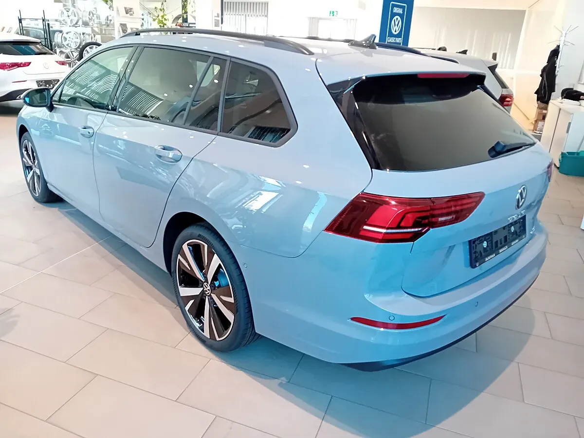 Volkswagen Golf 2026 photo 2