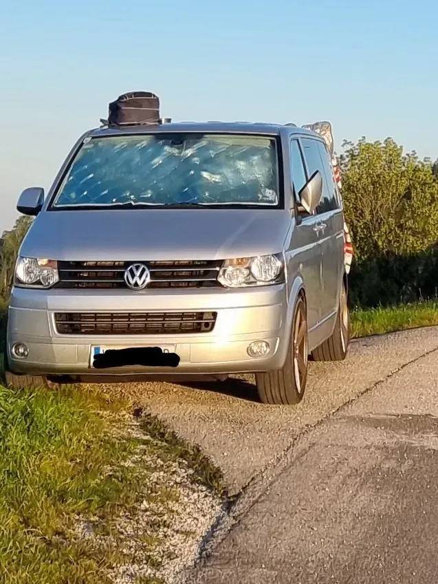 Volkswagen T5 2010 photo 2