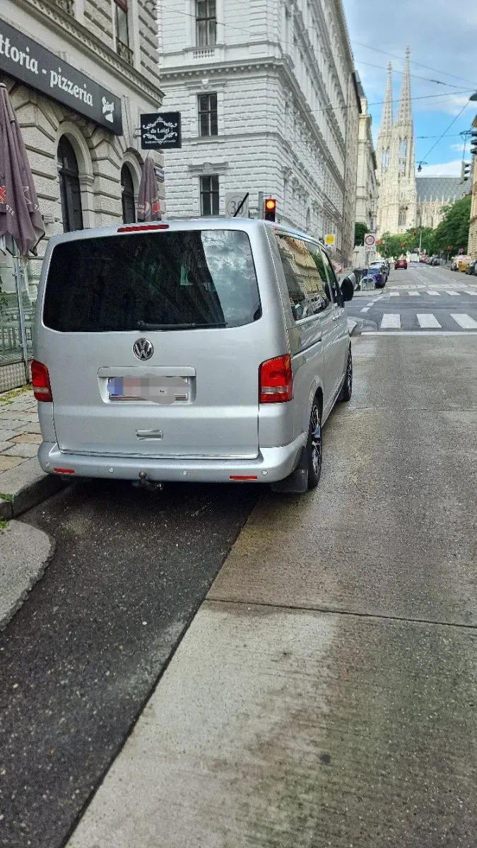 Volkswagen T5 2010 photo 3
