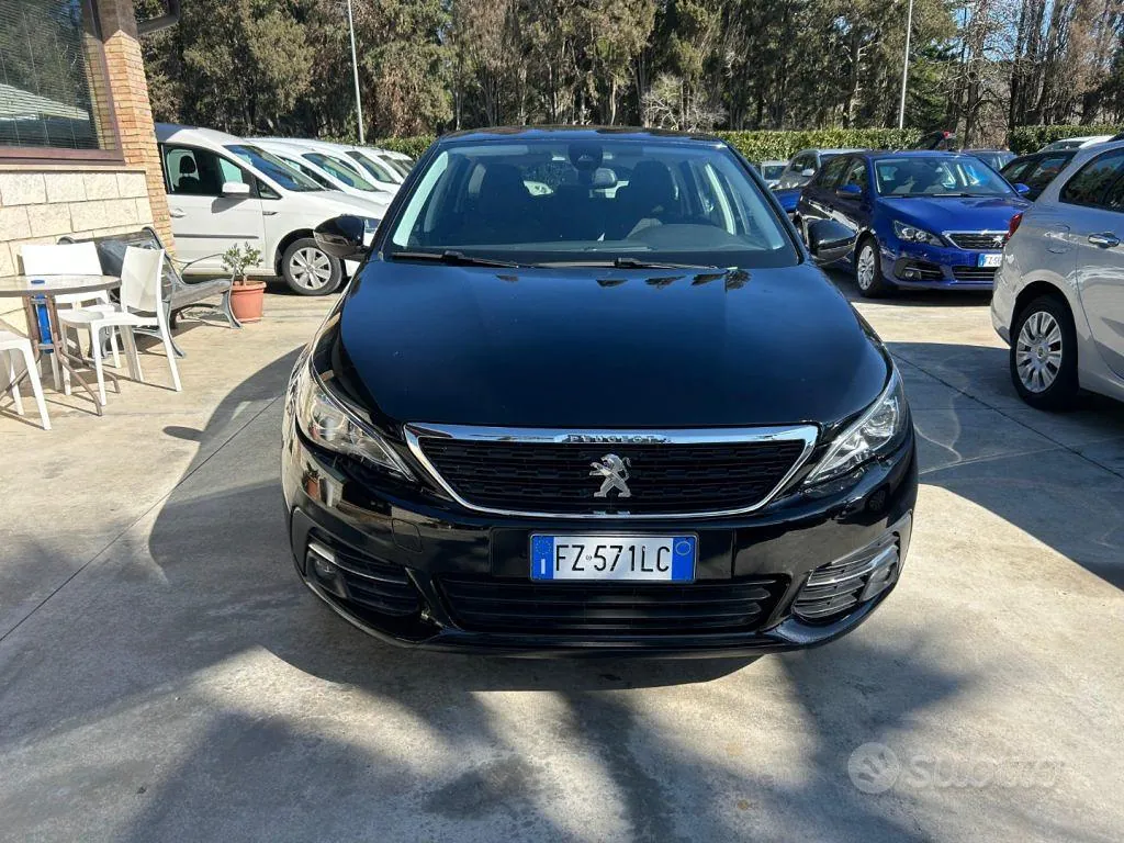 Peugeot 308 2019 photo 2