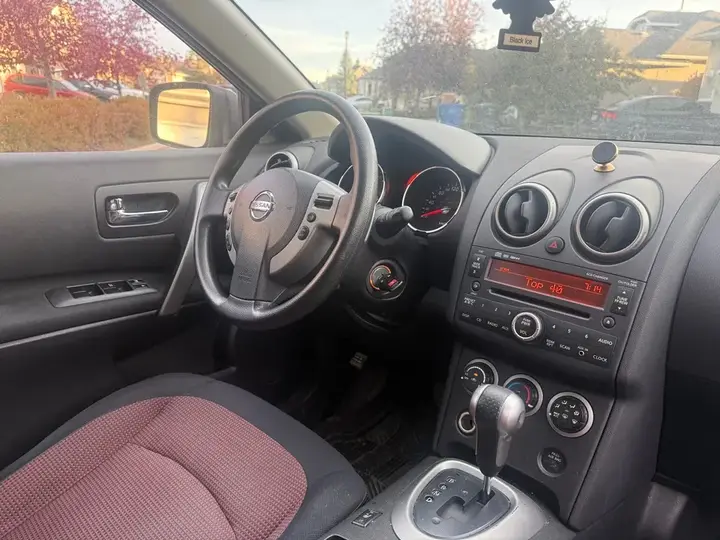 Nissan Rogue 2010 photo 4