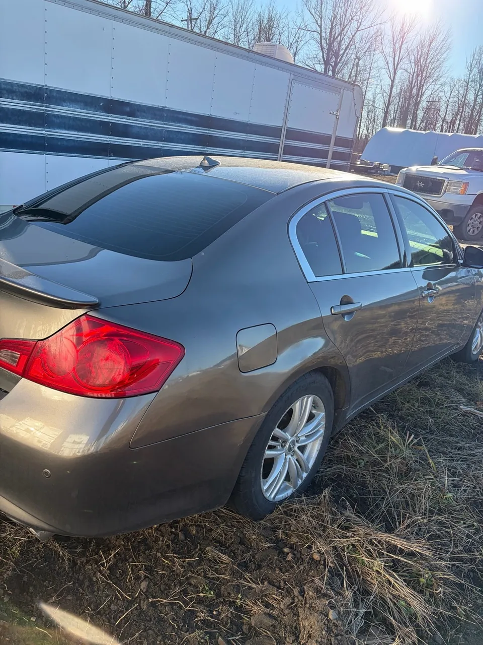 Infiniti G37X 2013 photo 3