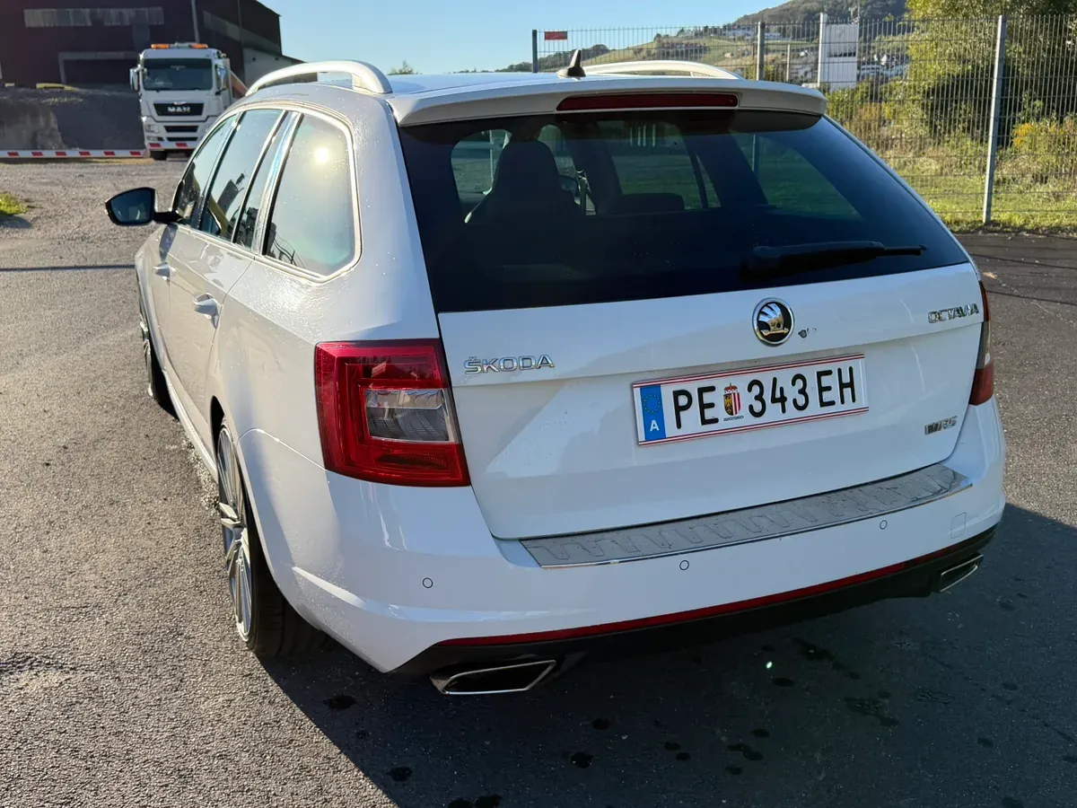 Skoda Octavia 2013 photo 3