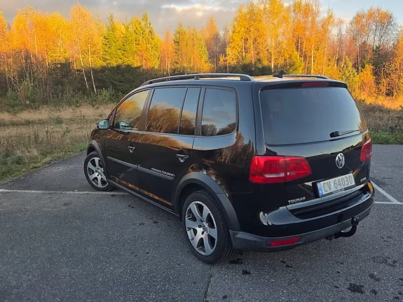 Volkswagen Touran 2012 photo 4