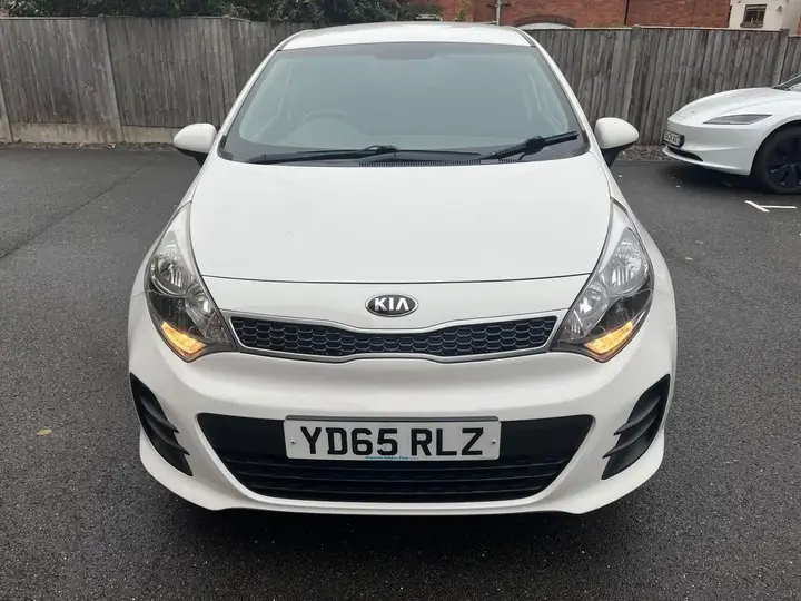 Kia Rio 2015 photo 2