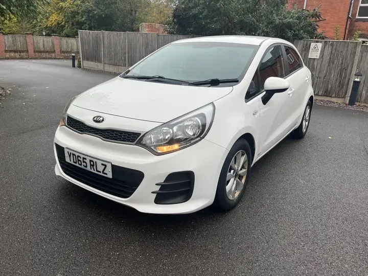 Kia Rio 2015 photo 3