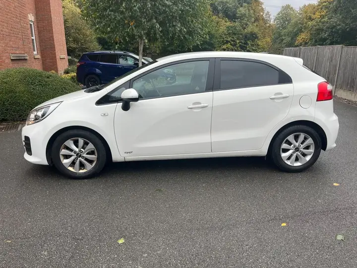 Kia Rio 2015 photo 5