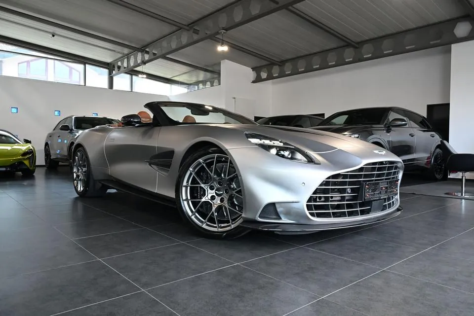 Aston Martin Vanquish Volante